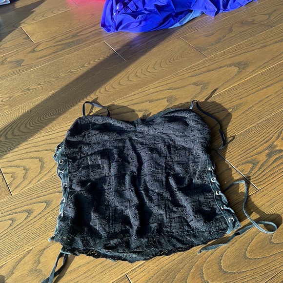 Guess authentic black lace top - Picture 2 of 5